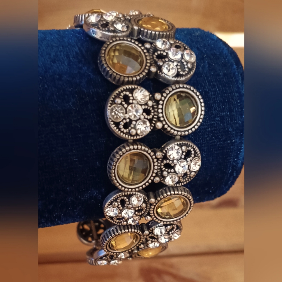 Worthington Lightly-Worn Porraceous Green Stone & Rhinestone Stretch Bracelet
